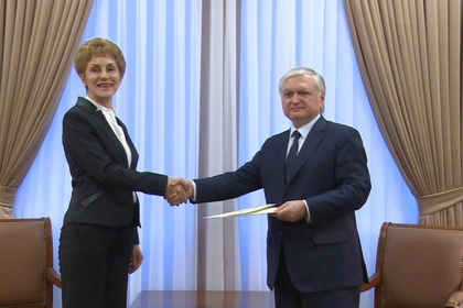 Посланик Мария Павлова Цоцоркова връчи акредитивните си писма на президента на Р Армения Серж Саргсян